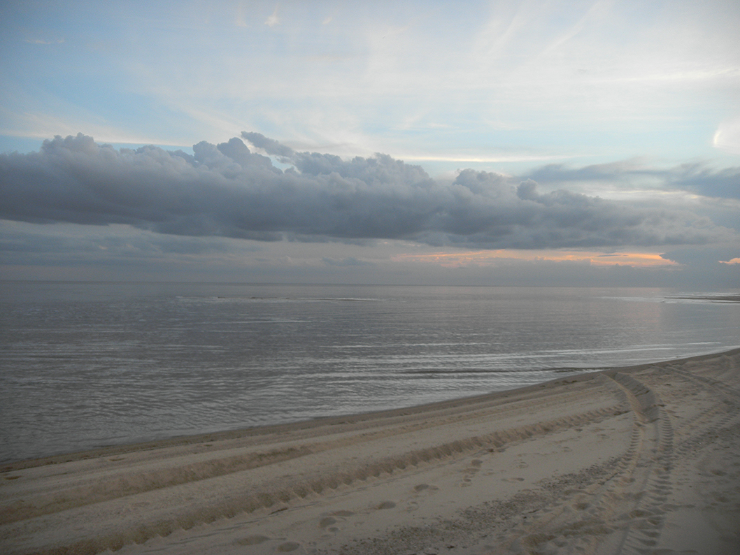 Río de la Plata Nubes Agua Playa