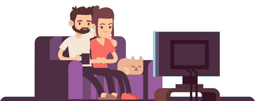 Hombre y mujer junto a un gato, viendo televisión desde el sillón.