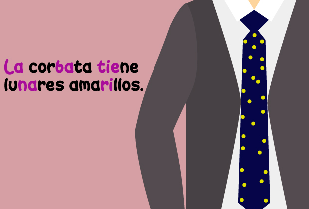 La corbata tiene lunares Amarillos