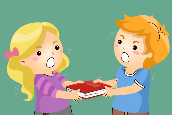 NIÑO Y NIÑA PELEANDO POR UN LIBRO