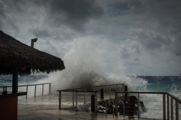 Muelle en medio de tormenta