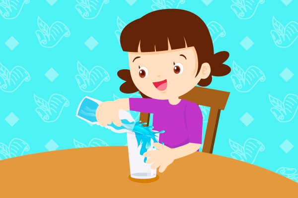 Niña sirviéndose un vaso de agua